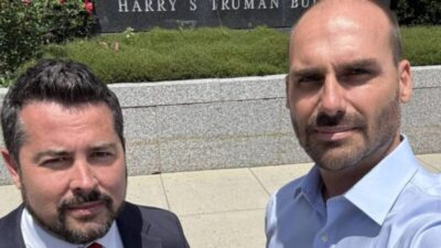 Eduardo Bolsonaro e Paulo Figueiredo são denunciados pela PGR por suposta coação