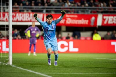 Rossi defende dois pênaltis, elimina Estudiantes e garante Flamengo nas semifinais da Libertadores