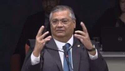Fux critica intervenção de Dino em voto de Moraes durante julgamento de Bolsonaro