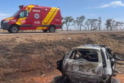 Colisão entre carro e carreta deixa dois mortos em rodovia de Luziânia