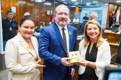 Iracema Vale fortalece agenda institucional da Alema com ações de valorização da vida no Setembro Amarelo