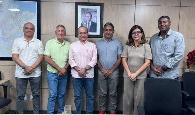 Carrinho e Toca Serra se reúnem titular da Sinfra e garantem avanço na obra de asfaltamento entre Viana e Pedro do Rosário
