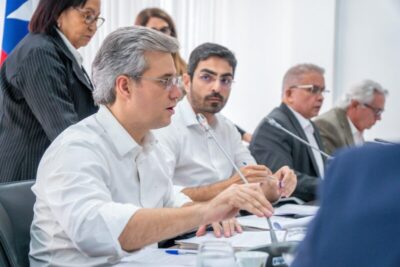 CCJ aprova unificação de projetos de Neto Evangelista sobre presença de fisioterapeutas em maternidades e UTIs