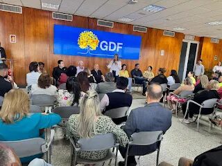 Cuidar dos idosos é um ato de amor e empatia, afirmou Celina Leão durante um encontro com representantes de associações de idosos no Palácio do Buriti.