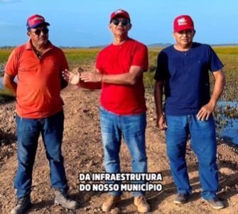 Prefeito Zé Martins acompanha recuperação de barragens nos campos de Bequimão