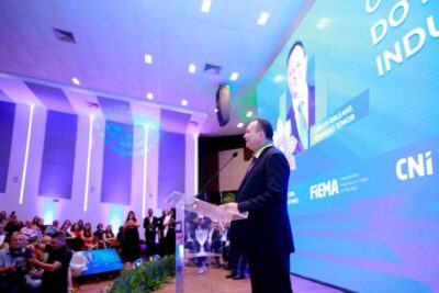 Brandão faz história e se torna o primeiro governador do MA a receber a Medalha do Mérito Industrial