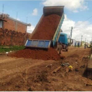 Prefeitura de Paço do Lumiar recupera ruas dos bairros Nova Jerusalém II e Armindo Reis