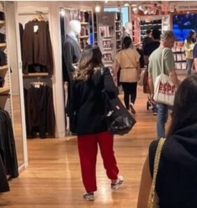 Janja aproveita dia de compras em Nova York