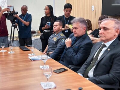 Firmado acordo para acabar com o acúmulo de veículos nos pátios das delegacias