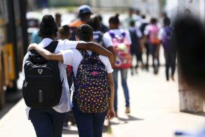 Adolescentes têm até dezembro para se vacinar contra HPV