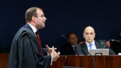 Em julgamento dos atos golpistas, advogado lembra da sogra e provoca risos entre ministros do STF