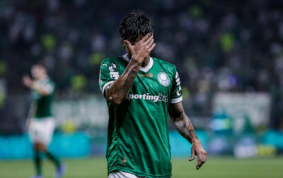 Palmeiras perde para o Bahia com gol no final do jogo e deixa a liderança do Brasileirão