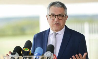 ‘Tô nem aí’, diz ministro da Saúde sobre visto para os EUA