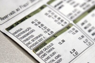 Aneel reduz bandeira para vermelha 1 na conta de luz em outubro