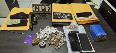 POLÍCIA CIVIL APREENDE DROGAS, ARMAS DE FOGO E PRENDE DUAS PESSOAS EM PINHEIRO-MA