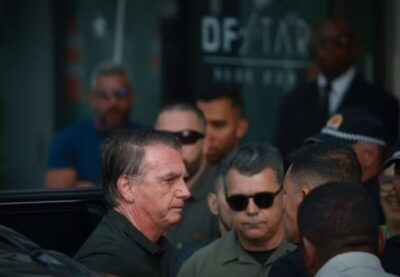 Bolsonaro está com câncer de pele e passará por acompanhamento clínico