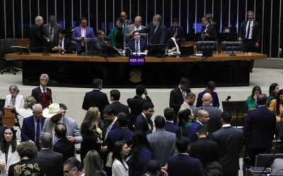 Câmara aprova texto que dificulta denúncia criminal contra parlamentar