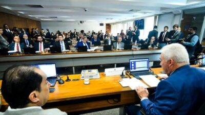 CCJ do Senado aprova fim da reeleição para presidente, governadores e prefeitos, com mandatos de cinco anos