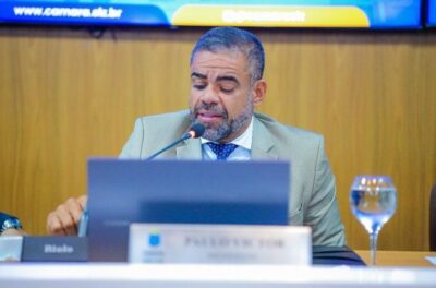 Presidente Paulo Victor propõe programa de ouvidorias nas escolas