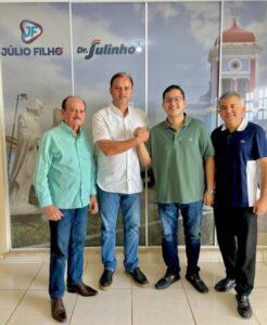 O vereador de São Luís, Cleber Verde Filho (MDB), oficializou na manhã desta segunda-feira (8) seu apoio à pré-candidatura de Júlio Filho a deputado estadual.