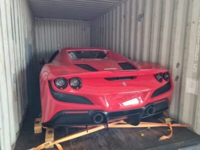 Leilão da Receita Federal, que acontecerá em fevereiro, terá Ferrari avaliada em R$ 5 milhões