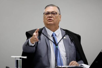 Flávio Dino processou homem por crítica em grupo de condomínio no WhatsApp