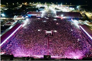 Festa do Morango, em Brazlândia-DF, abre com público de 200 mil pessoas
