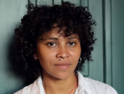 Gê Viana é a primeira mulher maranhense na Bienal de SP com obra inspirada no reggae