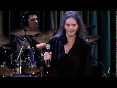 Morre a cantora Angela Ro Ro, aos 75 anos
