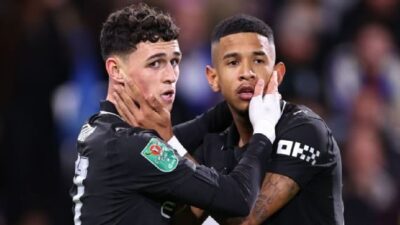 Savinho dá show, Foden resolve e Manchester City garante vaga nas oitavas da Copa da Liga Inglesa