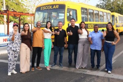 Fred Campos entrega 19 ônibus escolares modernos e acessíveis em Paço do Lumiar