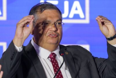 Dinistas se contradizem ao rejeitar veto idêntico aos aplicados por Dino