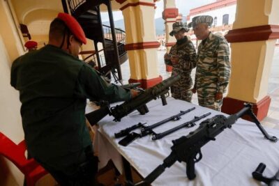 Estamos prontos para luta armada em caso de invasão dos EUA, diz Maduro