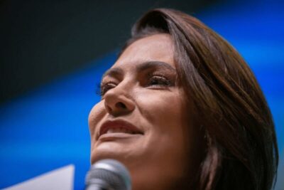 Michelle Bolsonaro posta passagem bíblica após início de julgamento