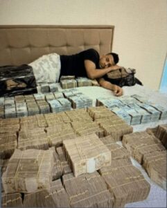 PF encontra foto de deputado TH Jóias na cama com R$ 5 milhões