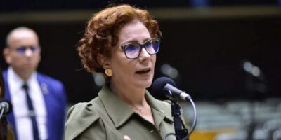 CCJ da Câmara ouvirá testemunhas no processo contra Carla Zambelli