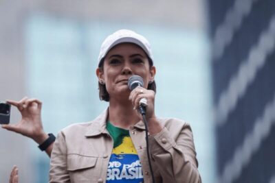 “Você já fez história”, diz Michelle sobre Bolsonaro após condenação