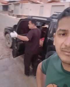 Com sete meses de gravidez, adolescente dá à luz dentro de carro após picada de escorpião