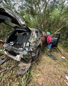 Casal de médicos colide com motociclista na MA-106, em Cujupe