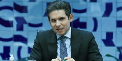 Motta anuncia para a próxima semana votação da isenção do Imposto de Renda