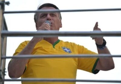 Pena de Bolsonaro pode cair para 16 anos com PL da Dosimetria
