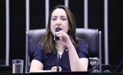 Comissão aprova projeto que permite ao fiador de contrato do Fies acessar extrato e quitar dívida