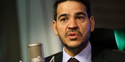 “Não vamos abrir mão da democracia”, diz Messias após visto revogado