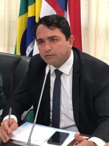 TCU abre investigação contra Júnior Lourenço por empregar a sogra