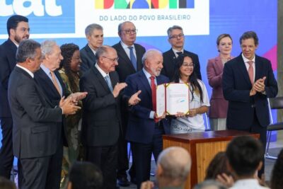 Lula sanciona lei contra adultização de crianças nas redes