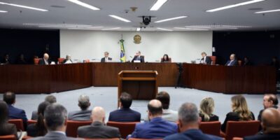 STF retoma julgamento de Bolsonaro; Cármen Lúcia vota
