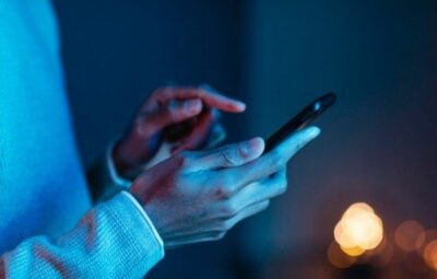 Mensagens de WhatsApp fora do expediente podem gerar processo trabalhista