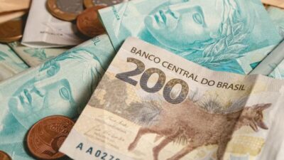 Dívida pública bruta do Brasil se mantém em 77,5% do PIB em agosto, mostra BC