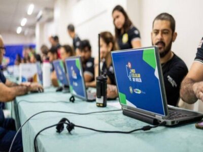 Segurança Pública entrega novos celulares recuperados na Grande Ilha