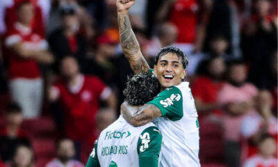 Palmeiras bate Internacional e derruba invencibilidade de 17 jogos dos gaúchos